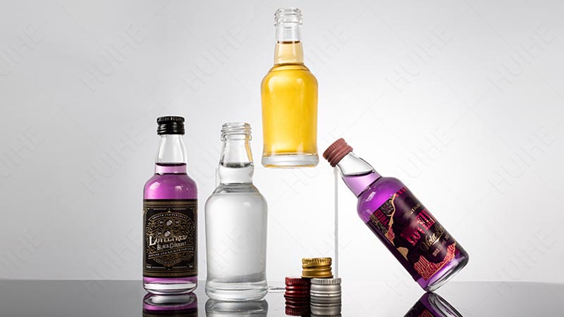 Guide to Small Liquor Bottles - mini spirits bottles Руководство по маленьким бутылкам для спиртных напитков — мини-бутылки для спиртных напитков