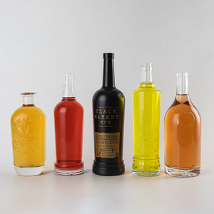 Изготовленные на заказ уникальные бутылки с пиратским ромом, пустая стеклянная бутылка для темного ликера с барной стойкой
