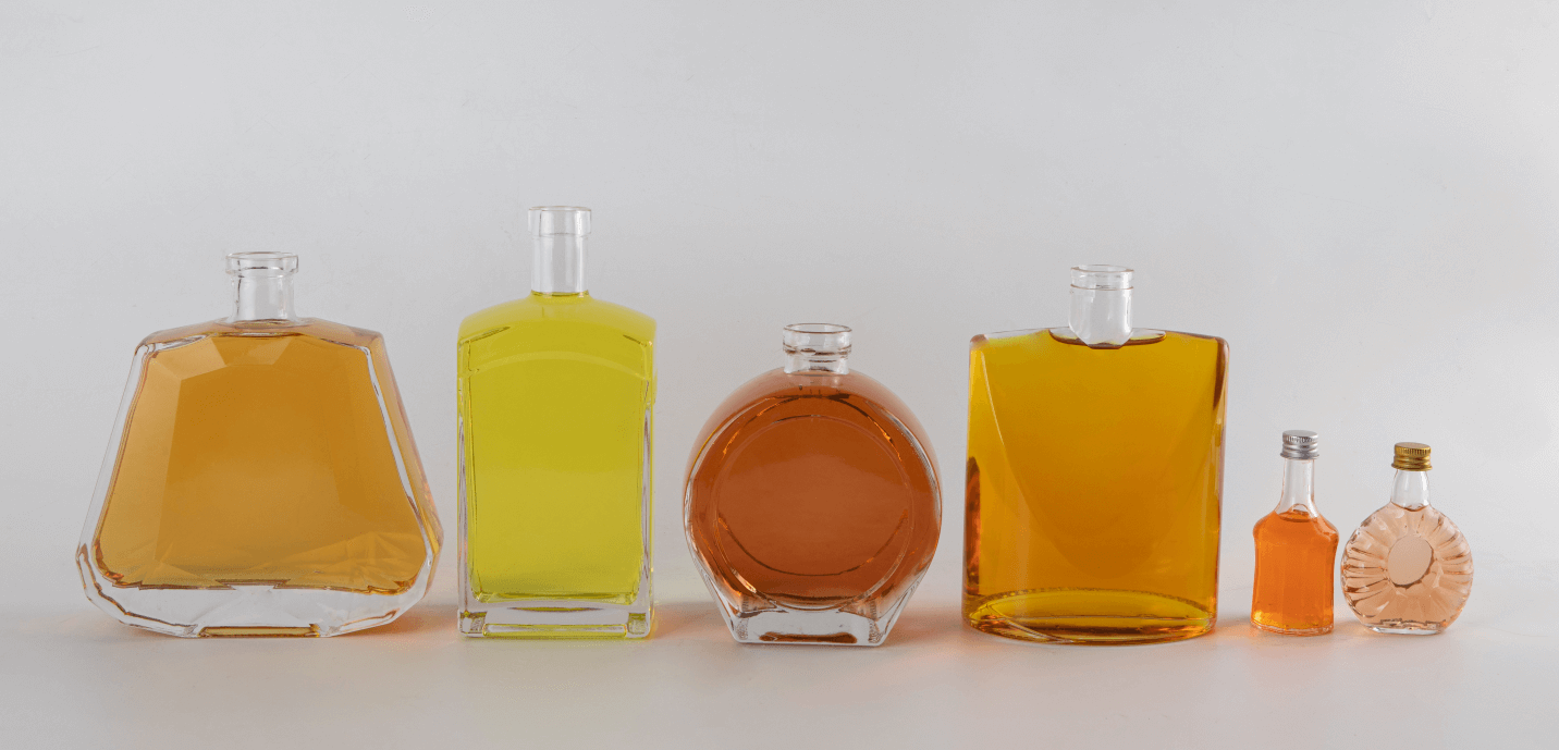 бутылки бренди, коньяка