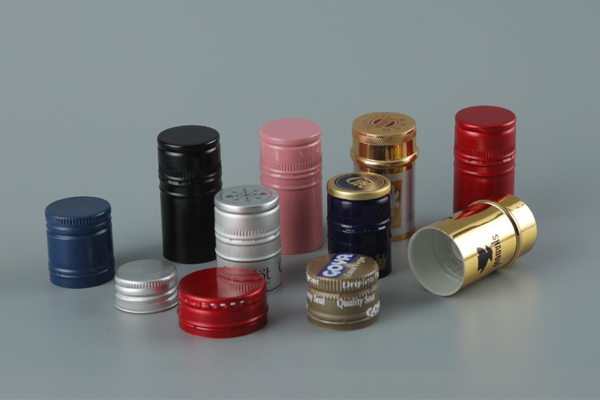 металлические крышки для бутылок со спиртными напитками