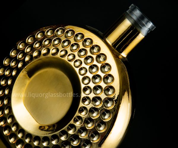 стеклянная бутылка бренди