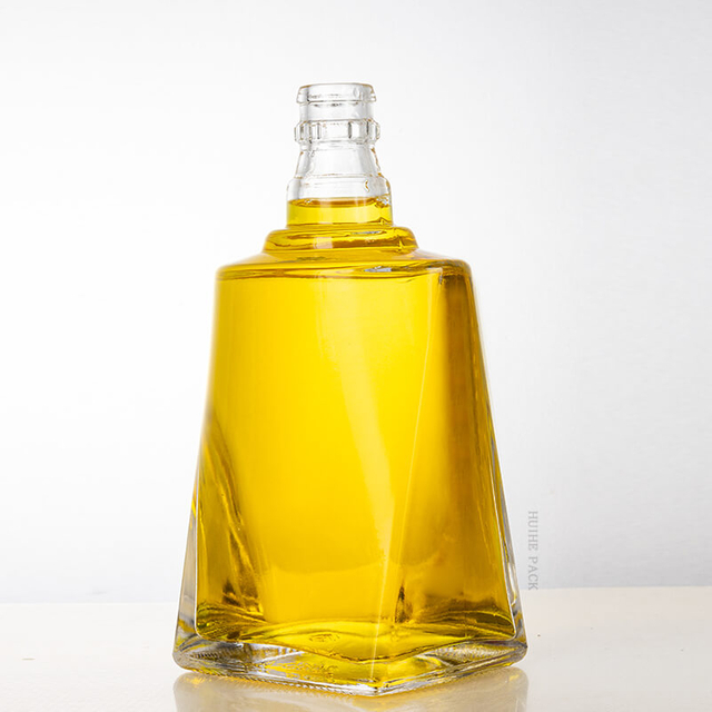 Квадратный нижний и круглый плечевой стеклянный ликер