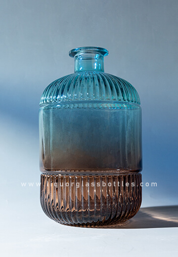 Бутылка фруктового вина