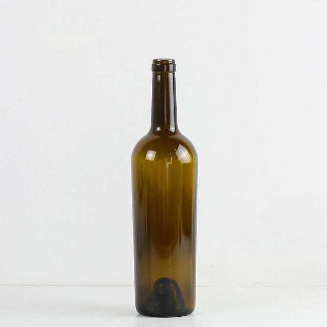 Стеклянная бутылка для вина Бордо емкостью 750 мл