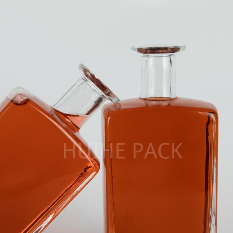 Бутылка ликера