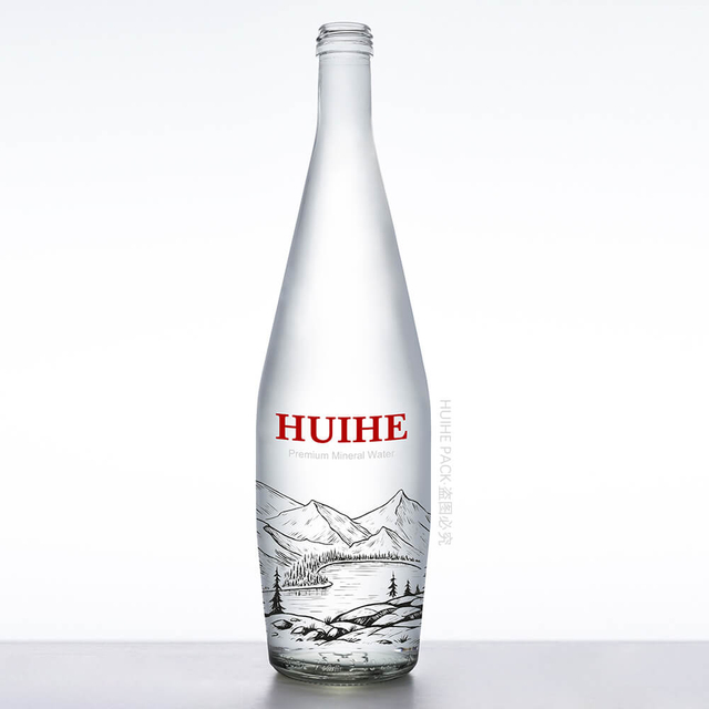 Самые стильные стеклянные бутылки для воды емкостью 750 мл с завинчивающейся крышкой