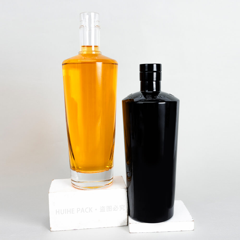 стеклянная бутылка виски