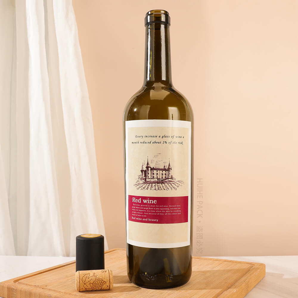 стеклянная бутылка вина