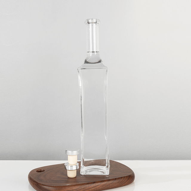 700 мл квадратная удлиненная образованая бутылка из стеклянных духов с элегантными изгибами