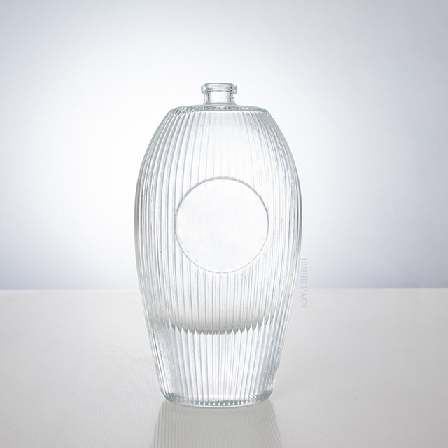 Овальные вертикально-растягиваемые бутылки из ликера