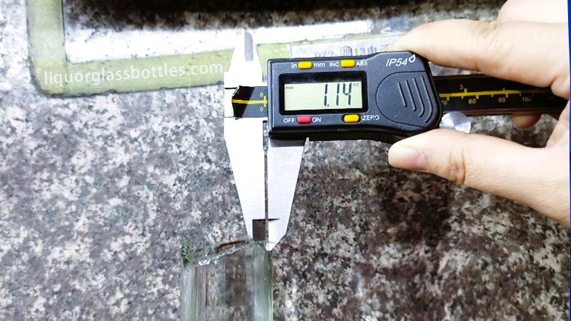 Какая разница между бутылками для спиртных напитков мм, мил и мл?