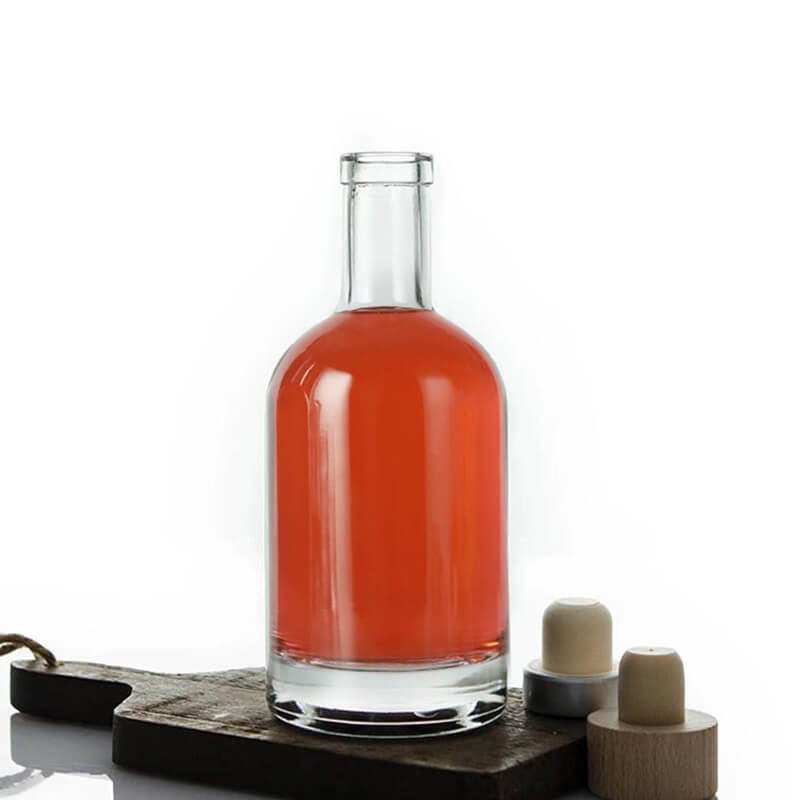 Бутылка северного ликера 