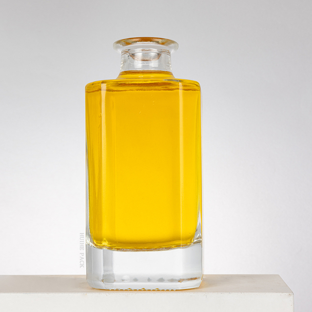 Прямоугольная призма прозрачная мини -стеклянная бутылка с ликером 250 мл