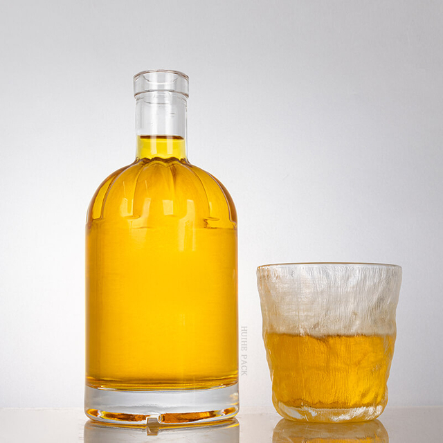 Выпуклый плечевой цилиндр 750 мл прозрачного стеклянного ликера бутылка