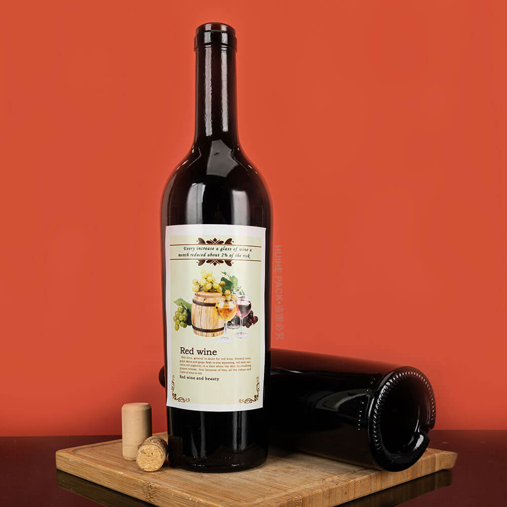 пробковая отделка винной бутылки