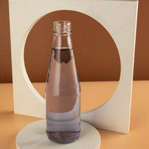 Прозрачная круглая стеклянная бутылка лимончелло емкостью 250 мл