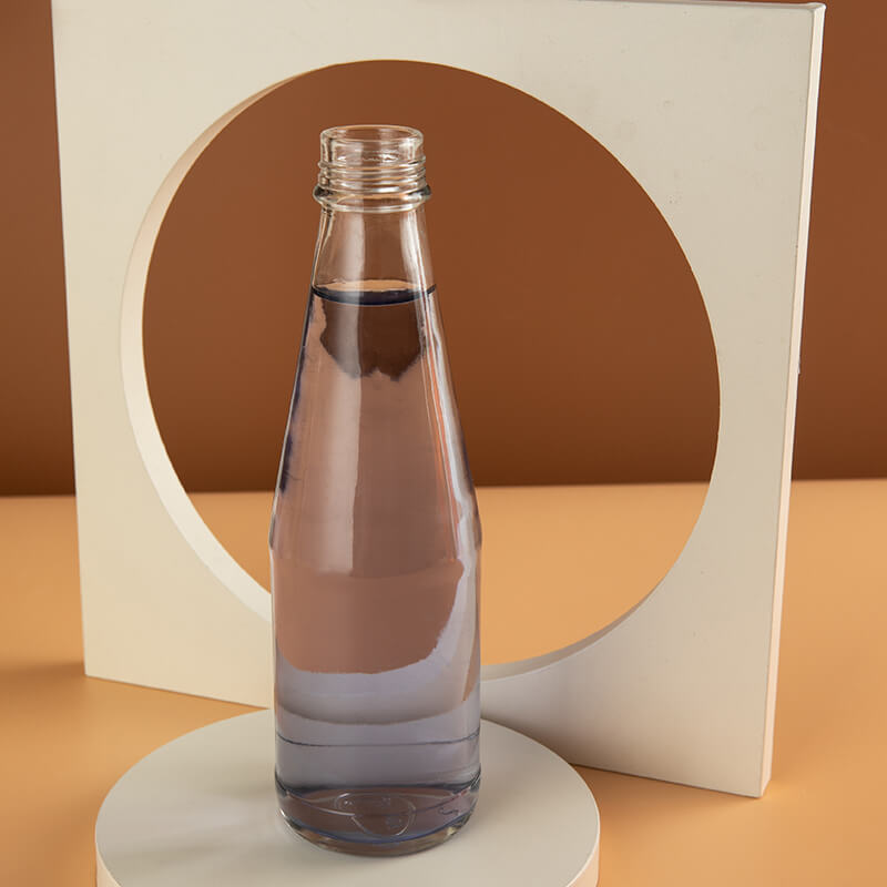 Прозрачная круглая стеклянная бутылка лимончелло емкостью 250 мл