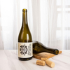 Стеклянная бутылка бордового вина объемом 750 мл с персонализированной этикеткой и перфорацией