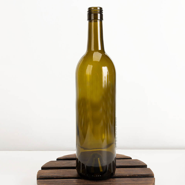 Индивидуальная стеклянная бутылка для вина с винтовой крышкой и отступом
