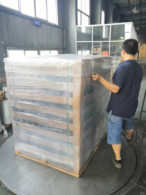 пакет бутылок с ликером