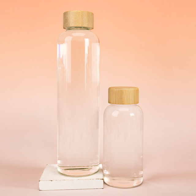 Бутылка для питья воды из прозрачного боросиликатного стекла по индивидуальному заказу с бамбуковой крышкой