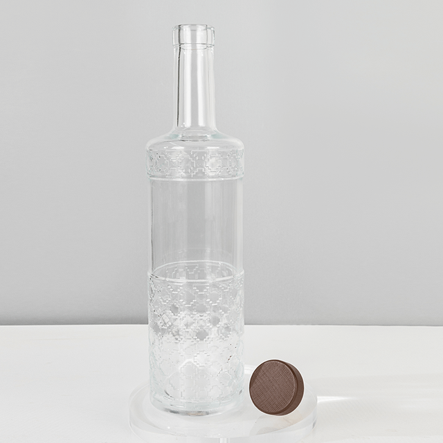 700 мл из тисненого тонкого цилиндрического стеклянного ликера со стекол