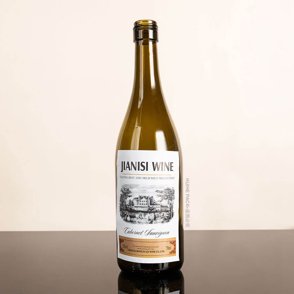 стеклянная бутылка вина