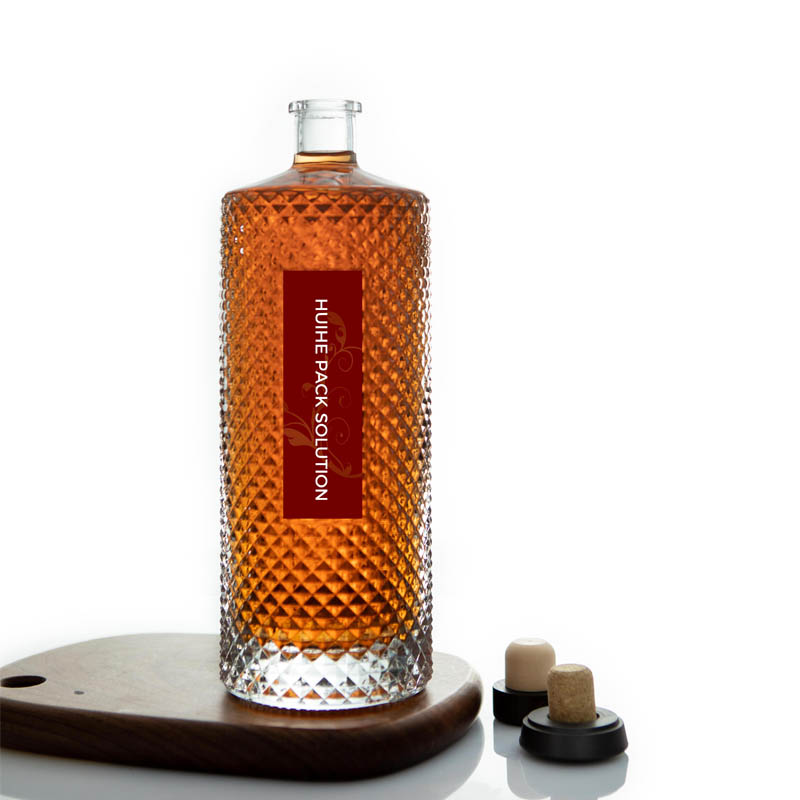 Круглая текстурированная стеклянная бутылка для виски объемом 1 л