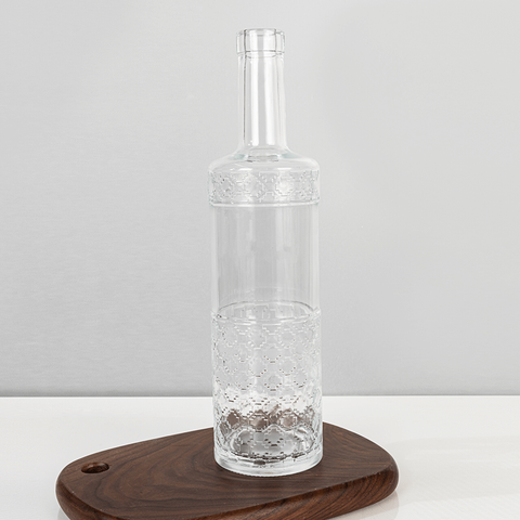 700 мл из тисненого тонкого цилиндрического стеклянного ликера со стекол